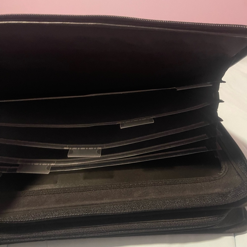 Like New Mead Five Star Blue and Black
Zipper Binder - Picture 6 of 8